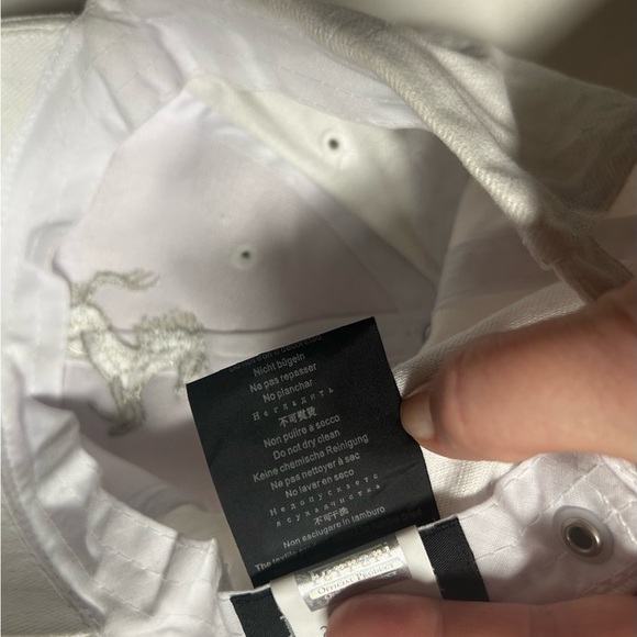 ✨Ferrari White and Silver BallCap / Hat - Picture 5 of 8